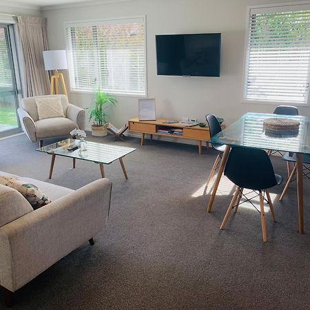 Villa Stunning Modern Retreat Hastings Esterno foto