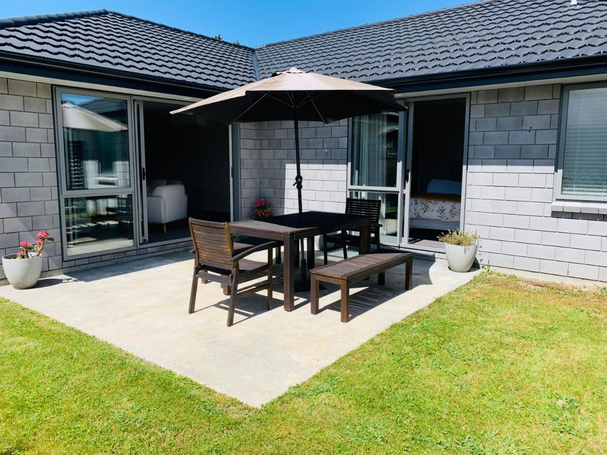 Villa Stunning Modern Retreat Hastings Esterno foto