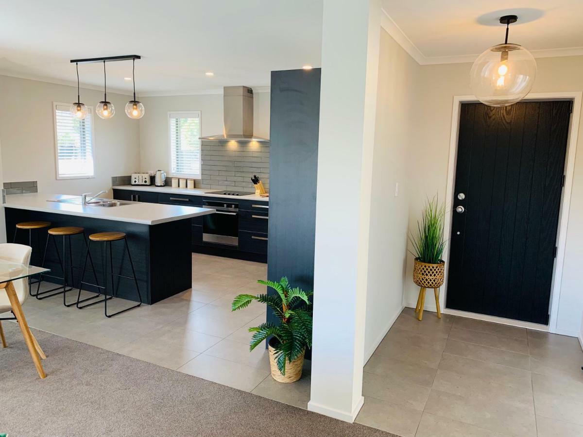 Villa Stunning Modern Retreat Hastings Esterno foto